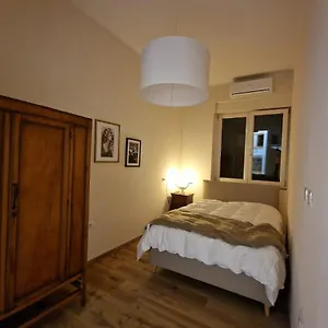 Canalis 17 , Oristano Italia
